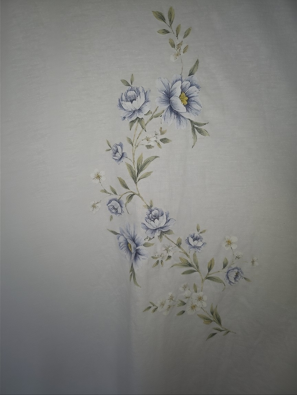 🦋Blue Flowers On Basic White Tshirt 2XL - Picture 3 of 4